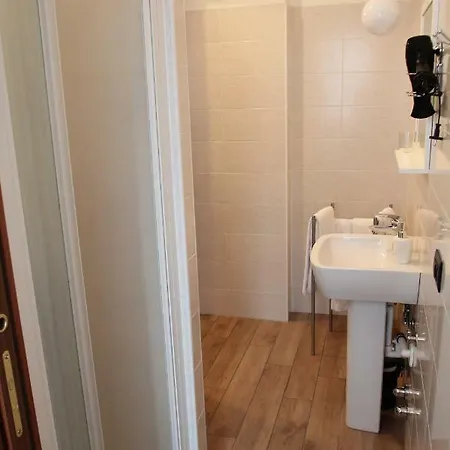 ベッド・アンド・ブレックファスト La Tegola コモ